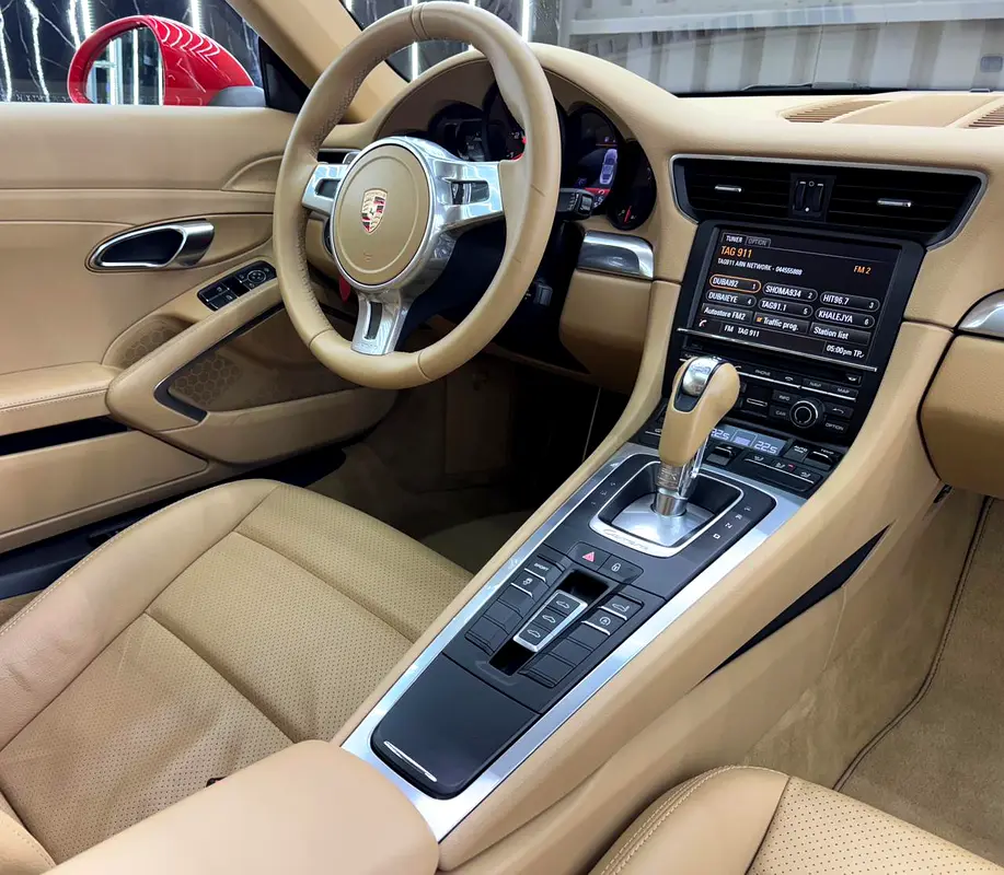 2013 Porsche 911 Carrera | GCC | Original Paint | Full Service History | Well Maintained - Image 16