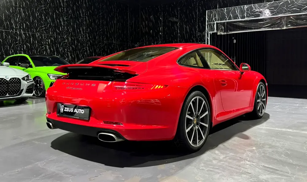 2013 Porsche 911 Carrera | GCC | Original Paint | Full Service History | Well Maintained - Image 4