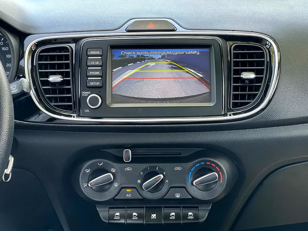 UNLIMITED MILEAGE WARRANTY / NAVIGATION + CAMERA + APPLE CAR PLAY + CRUISE CONTROL /IN HOUSE FINANCE - Image 10
