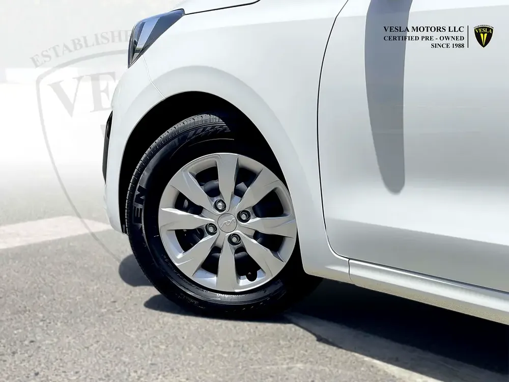 UNLIMITED MILEAGE WARRANTY / NAVIGATION + CAMERA + APPLE CAR PLAY + CRUISE CONTROL /IN HOUSE FINANCE - Image 6