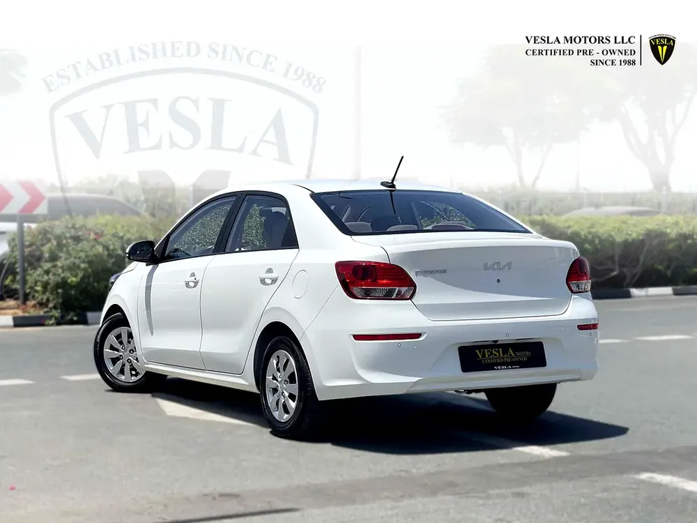 UNLIMITED MILEAGE WARRANTY / NAVIGATION + CAMERA + APPLE CAR PLAY + CRUISE CONTROL /IN HOUSE FINANCE - Image 9