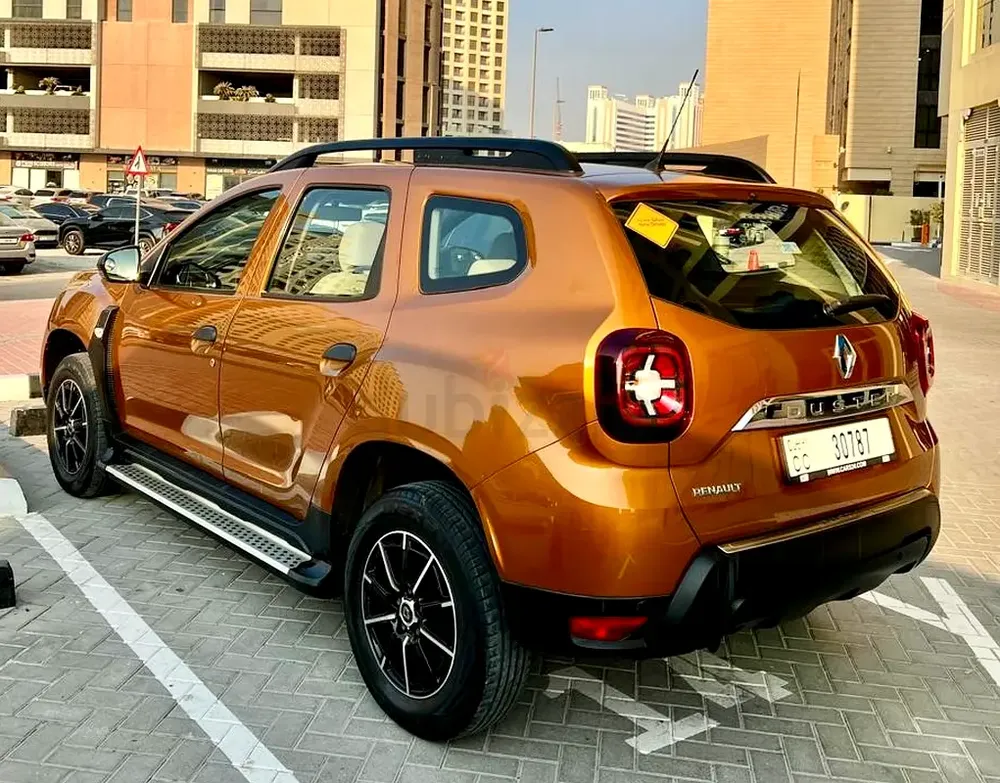 Renault duster 2020 Gcc family used car no accident - Image 4