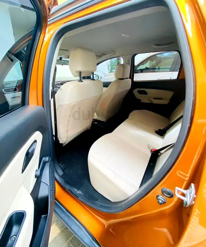Renault duster 2020 Gcc family used car no accident - Image 8