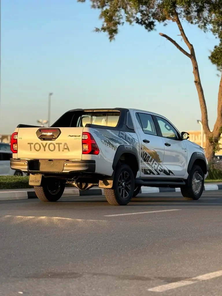 TOYOTA HILUX 4.0 ADVENTURE BLACK 2026 * EXPORT ONLY * - Image 4