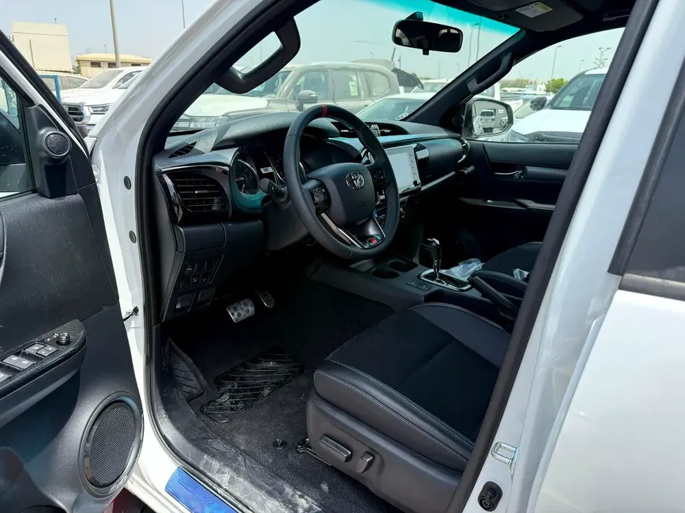 TOYOTA HILUX GR SPORT- WHITE 2026 *EXPORT ONLY* - Image 10