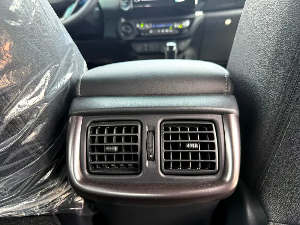 TOYOTA HILUX GR SPORT- WHITE 2026 *EXPORT ONLY* - Image 13