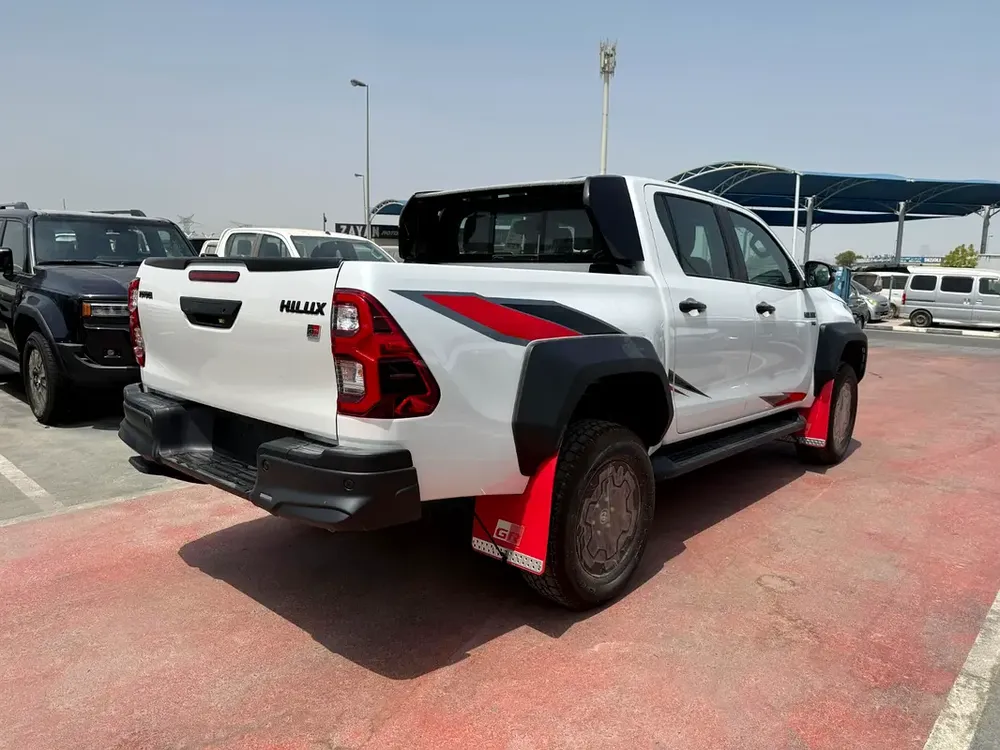 TOYOTA HILUX GR SPORT- WHITE 2026 *EXPORT ONLY* - Image 4
