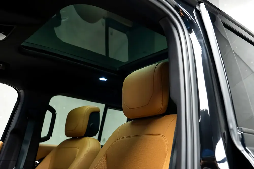 2024 Land Rover Defender 110 HSE (P400) - GCC Specs - Brand New - Image 12