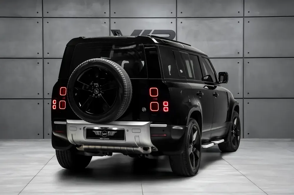 2024 Land Rover Defender 110 HSE (P400) - GCC Specs - Brand New - Image 7