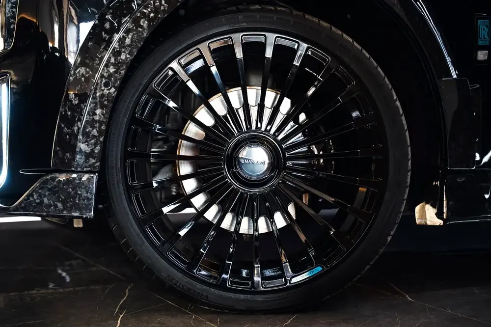 2022 Rolls-Royce Cullinan Black Badge - Facelift + Mansory Kit European Specs - Pristine Condition - Image 10