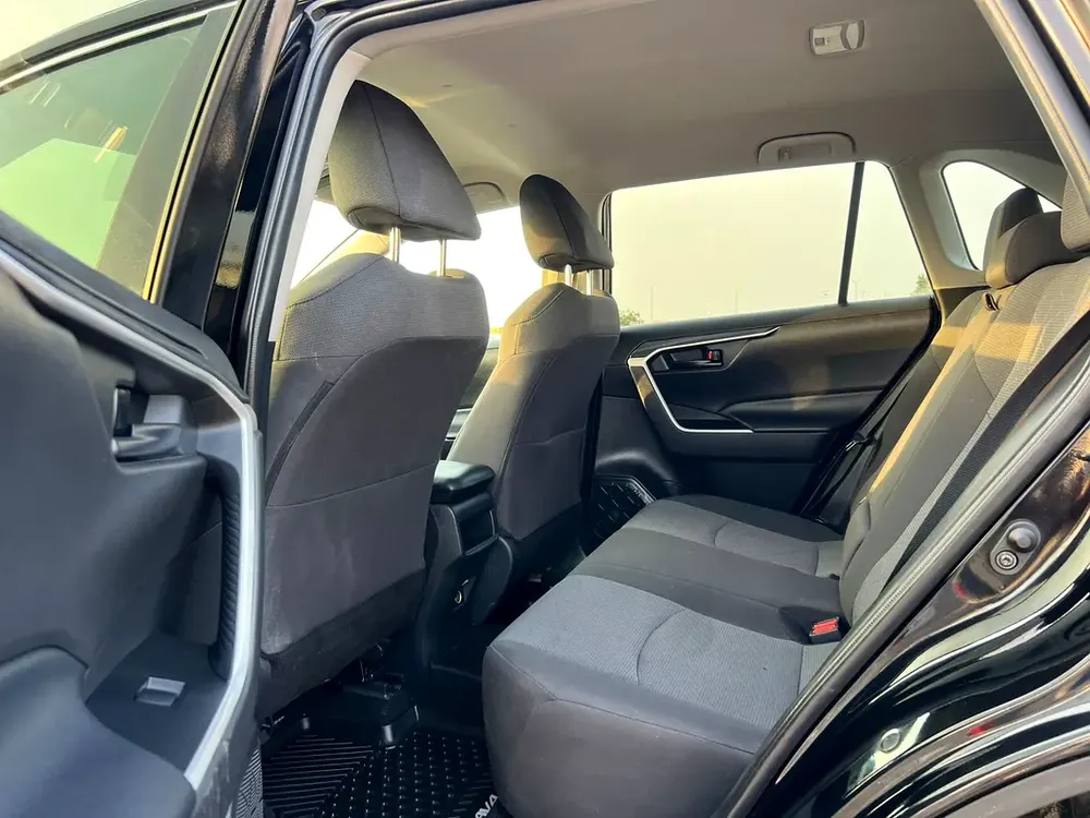 2021 Toyota Rav4 MidOption 2.5L V4 - AWD 4x4 - Rear Camera & Radar - Image 16