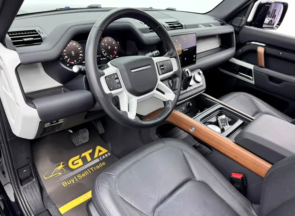 2024 Land Rover Defender P300 SE, Land Rover Warranty+Service Contract+Full Service History, GCC - Image 10