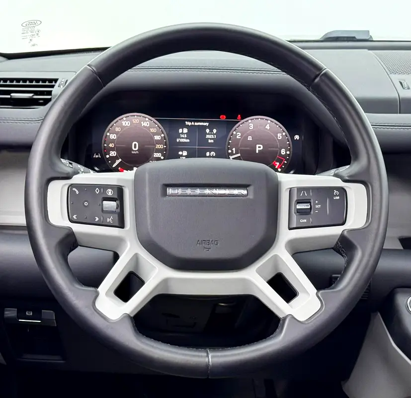 2024 Land Rover Defender P300 SE, Land Rover Warranty+Service Contract+Full Service History, GCC - Image 7