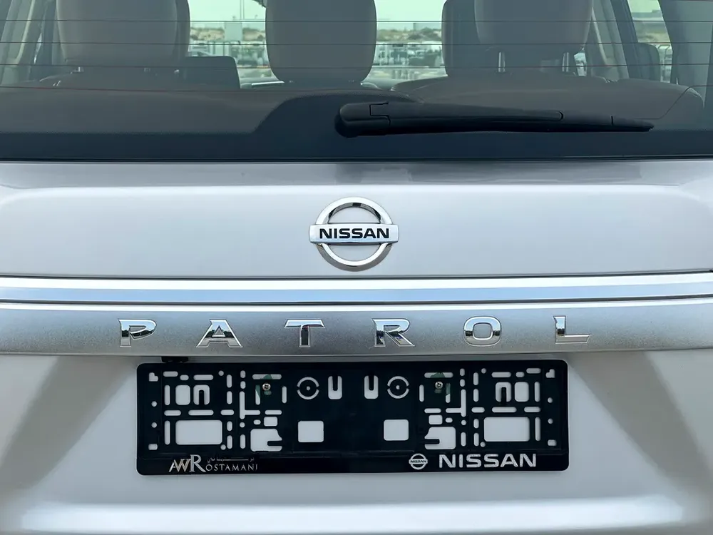 Nissan Patrol Platinum 2020, GCC Specs car perfect condition inside and outside full option full se - Image 11