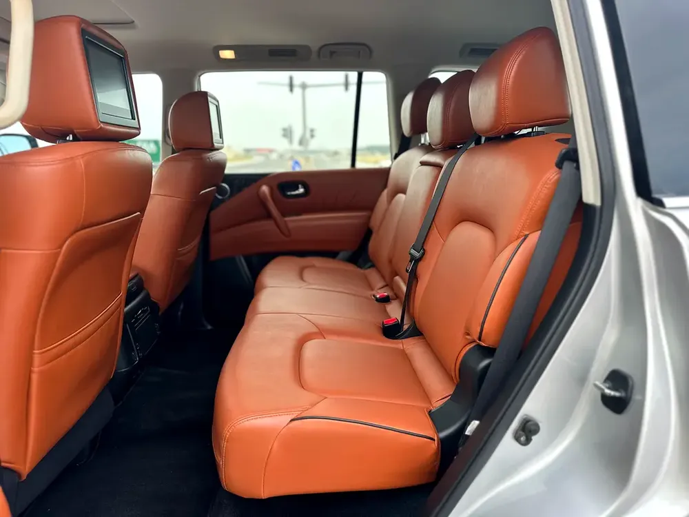 Nissan Patrol Platinum 2020, GCC Specs car perfect condition inside and outside full option full se - Image 12