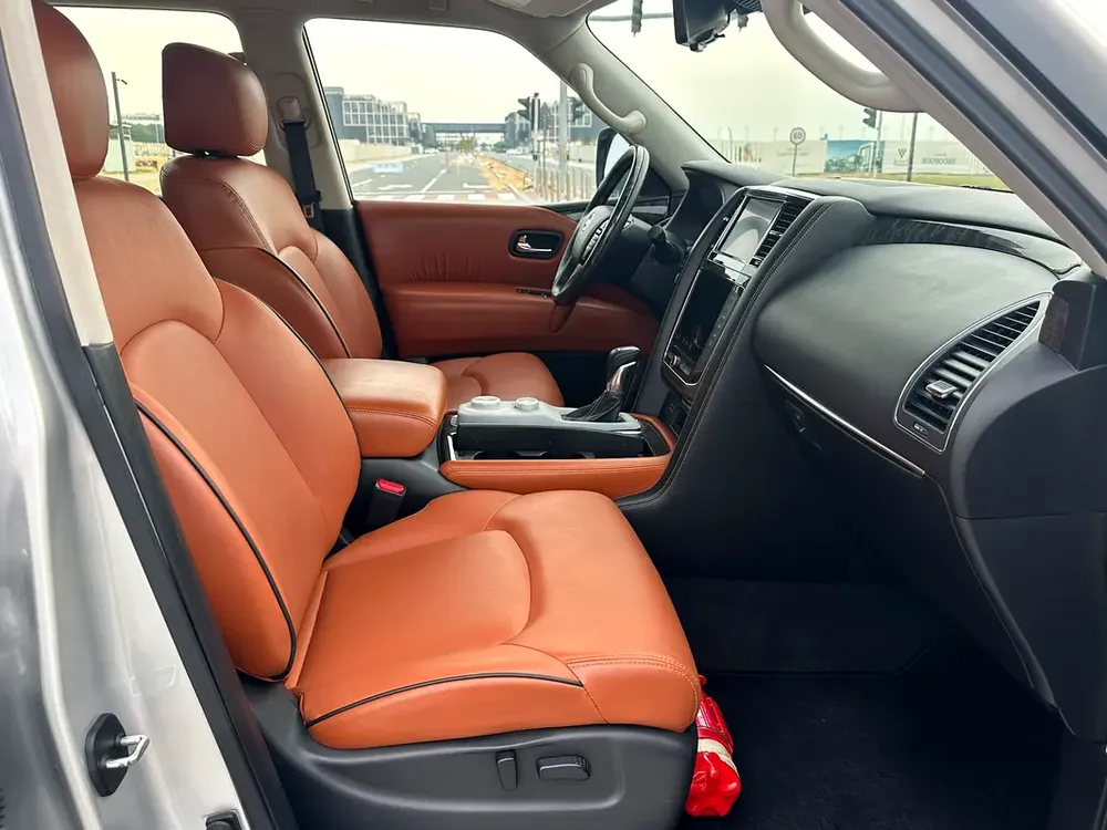 Nissan Patrol Platinum 2020, GCC Specs car perfect condition inside and outside full option full se - Image 14
