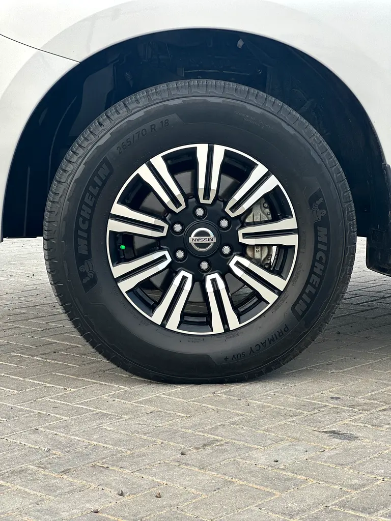 Nissan Patrol Platinum 2020, GCC Specs car perfect condition inside and outside full option full se - Image 7