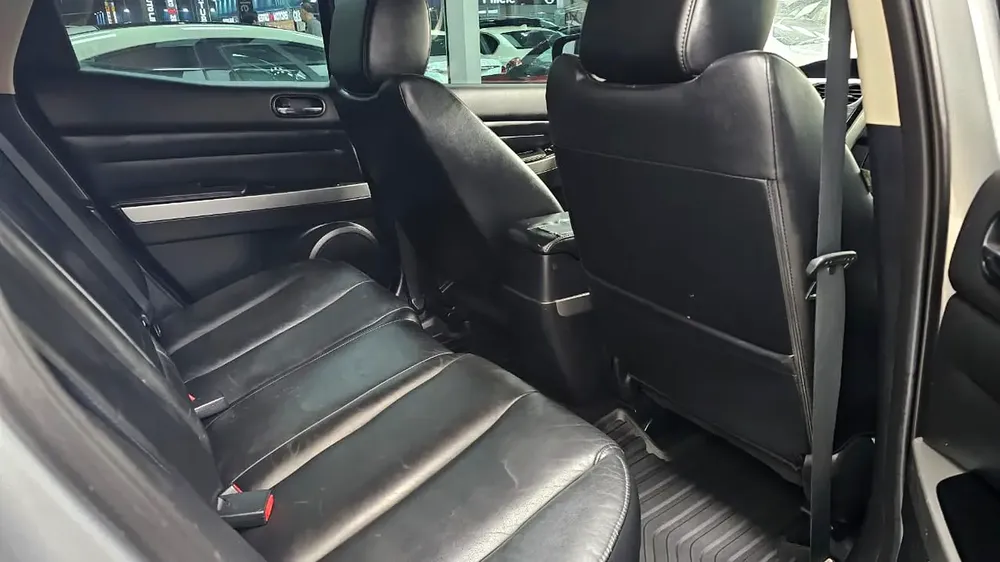 Mazda CX-7 Touring 2011 - GCC Specs - Well Maintained - Image 10