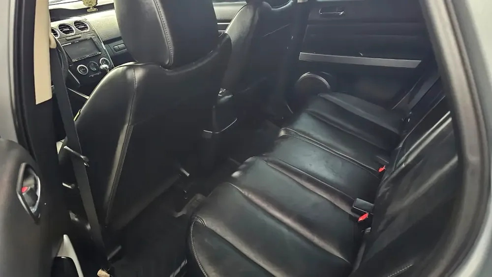 Mazda CX-7 Touring 2011 - GCC Specs - Well Maintained - Image 12