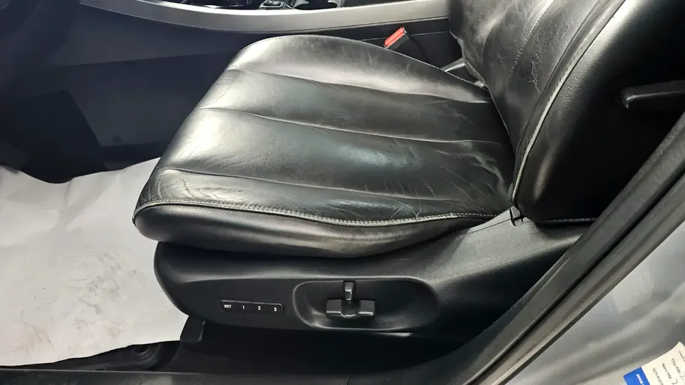 Mazda CX-7 Touring 2011 - GCC Specs - Well Maintained - Image 5
