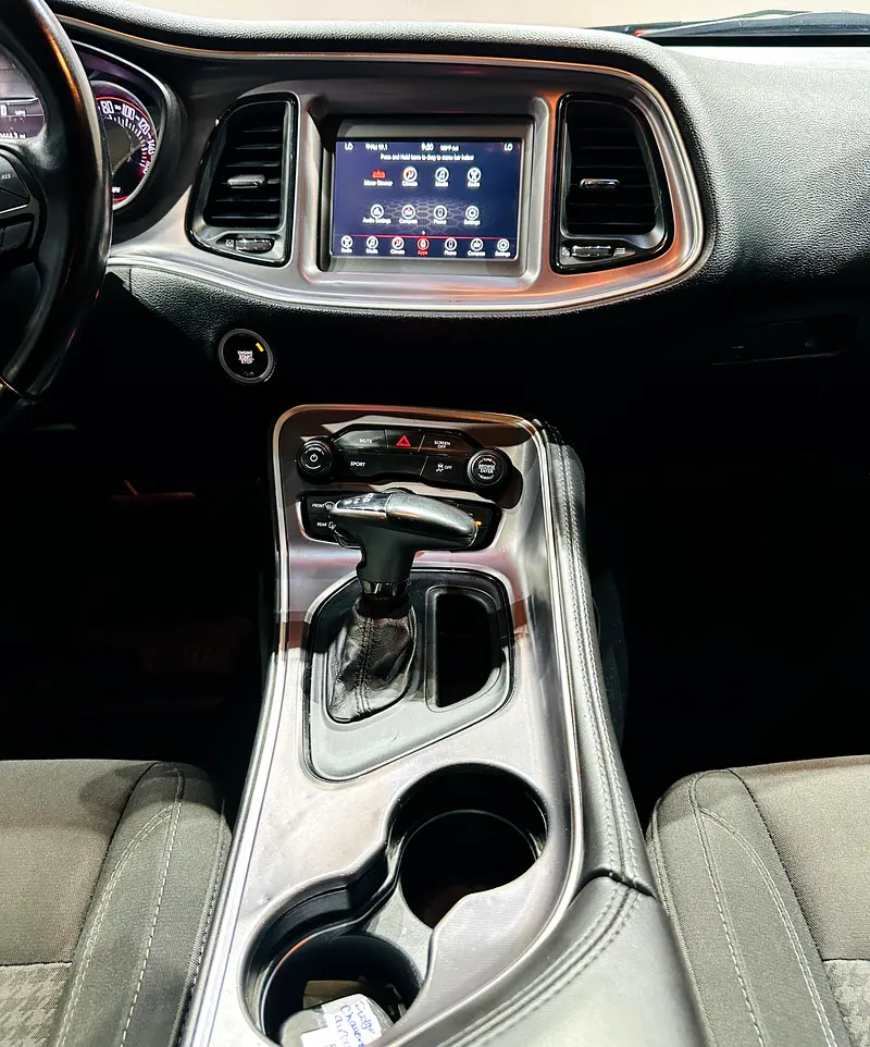 Dodge Challenger 2019/Original Airbag/Warranty - Image 11