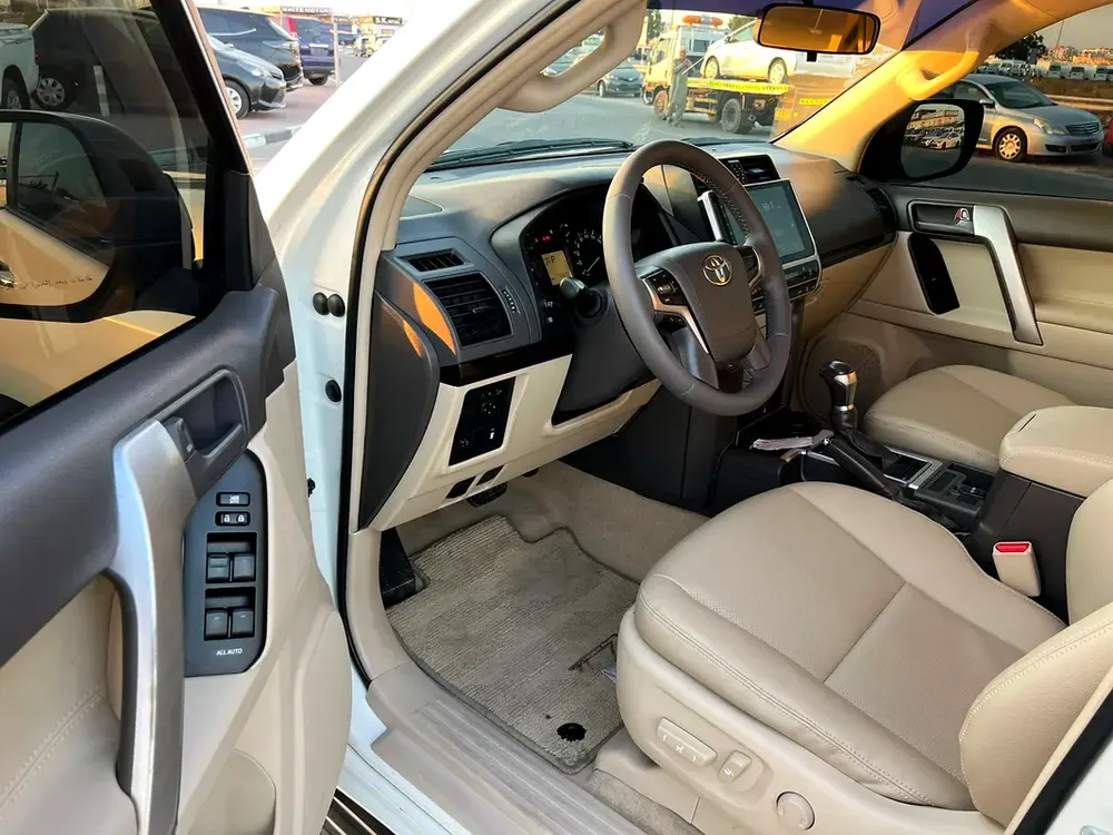 2019 Toyota Prado TXL 4.0L V6 Full Option - AWD 4x4  GCC Electric Seat - Rear CAM & Sensors Cool - Image 10