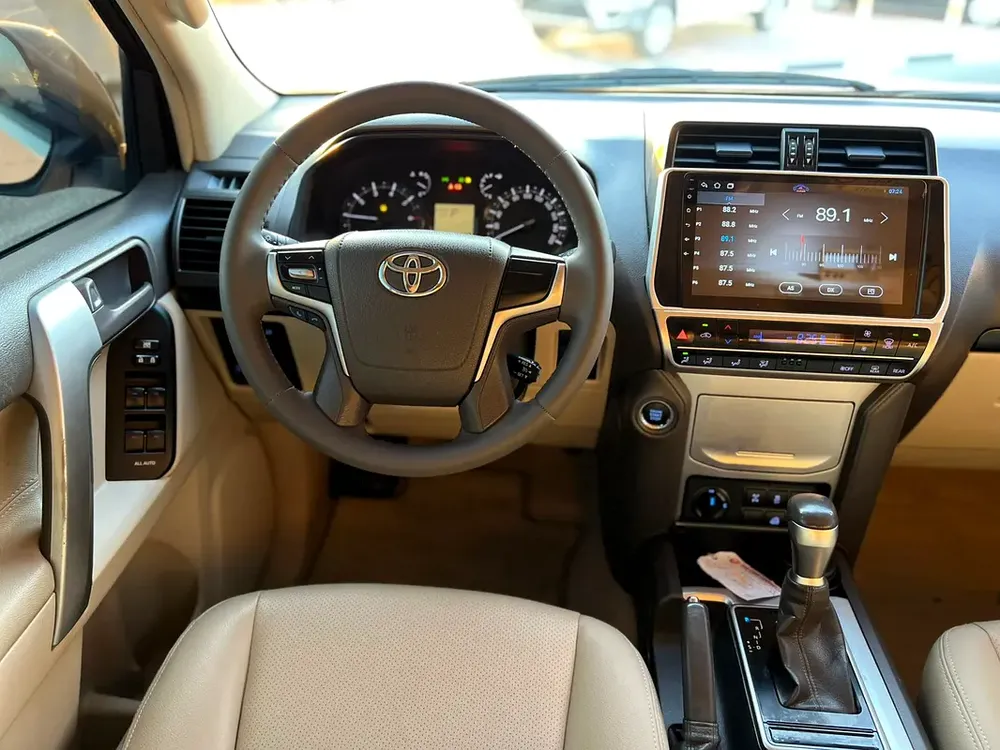 2019 Toyota Prado TXL 4.0L V6 Full Option - AWD 4x4  GCC Electric Seat - Rear CAM & Sensors Cool - Image 12