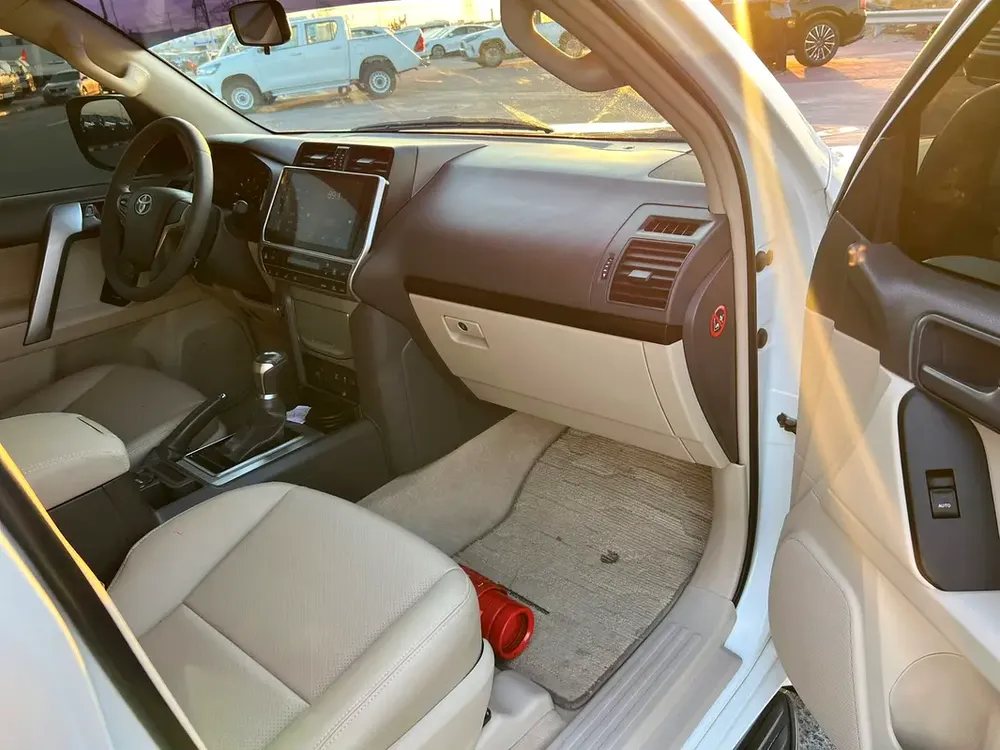 2019 Toyota Prado TXL 4.0L V6 Full Option - AWD 4x4  GCC Electric Seat - Rear CAM & Sensors Cool - Image 13