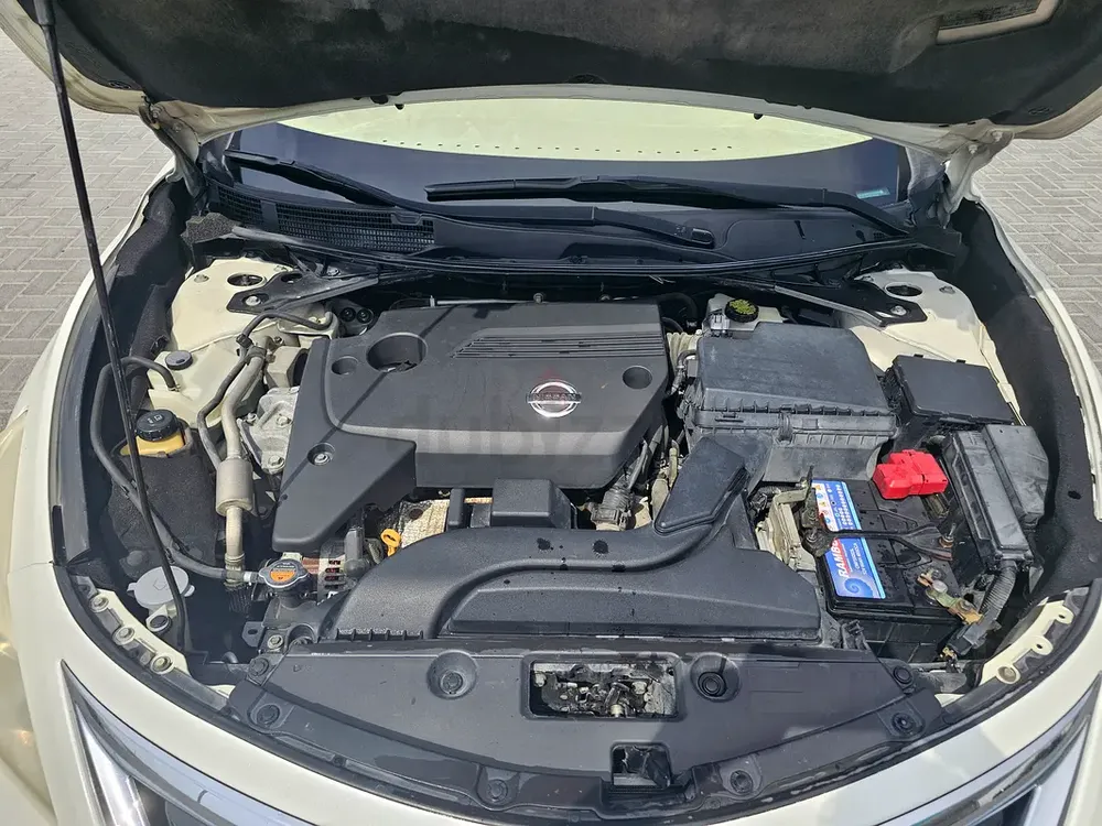 Full option Altima 2015 SV - Image 8