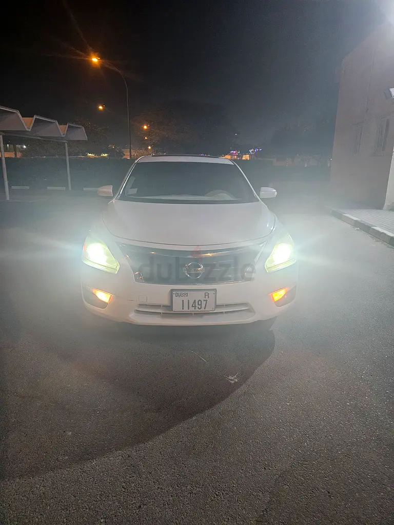 Full option Altima 2015 SV - Image 9