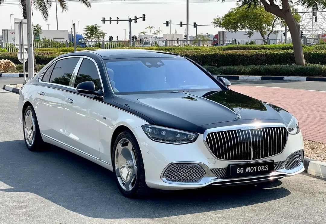 2022 Mercedes-Maybach S-Class S 680 GCC Specs in Dual Tone Color
