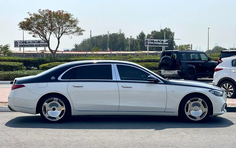 2022 Mercedes-Maybach S-Class S 680 GCC Specs in Dual Tone Color - Image 7