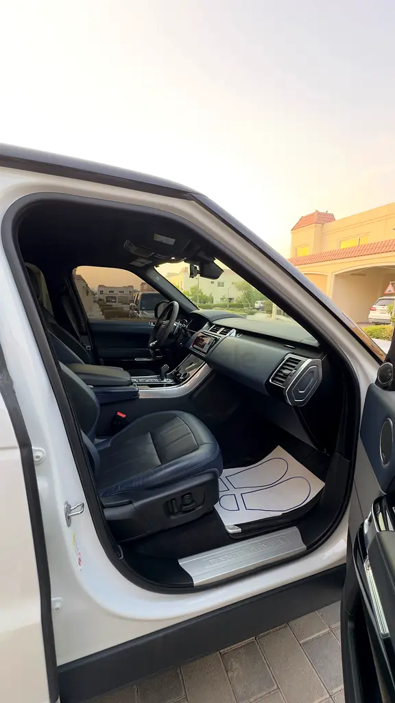 2020 Land Rover Range Rover Sport HST | Canadian Specs | Pristine Condition - Image 6