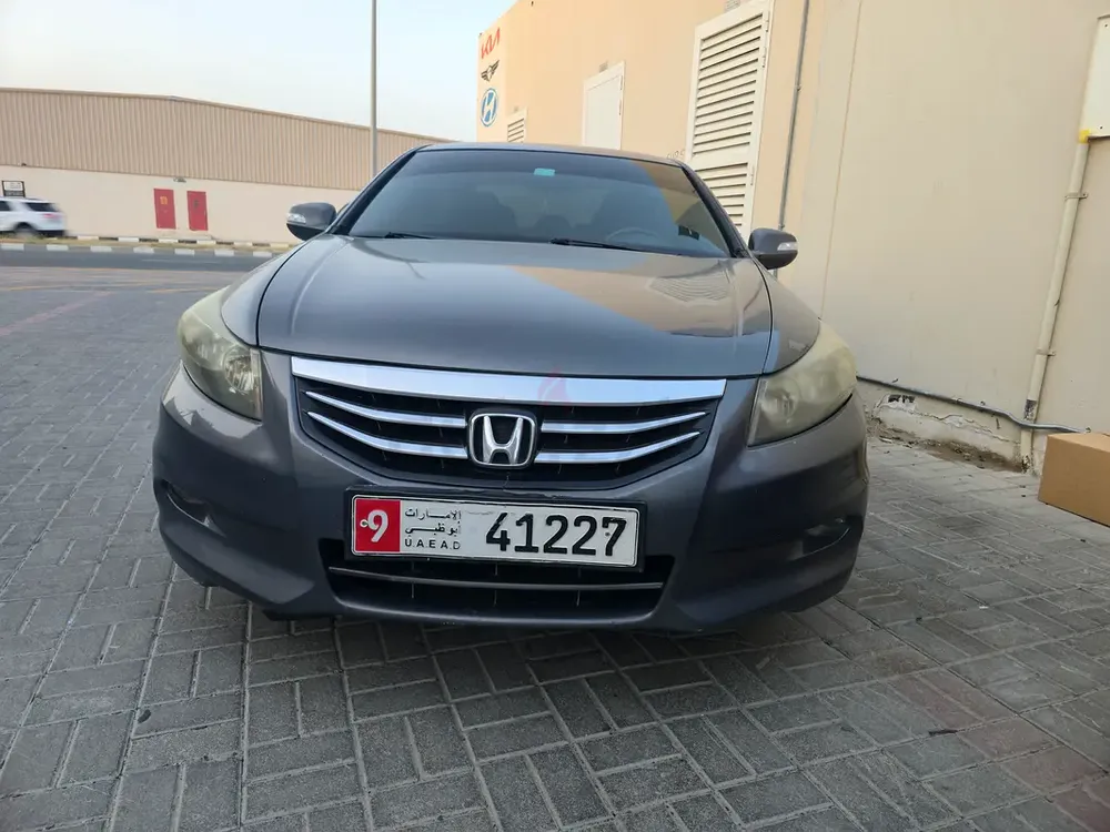 Honda Accord i-VTEC 2011 Japanese Specs - Excellent Condition - Image 6