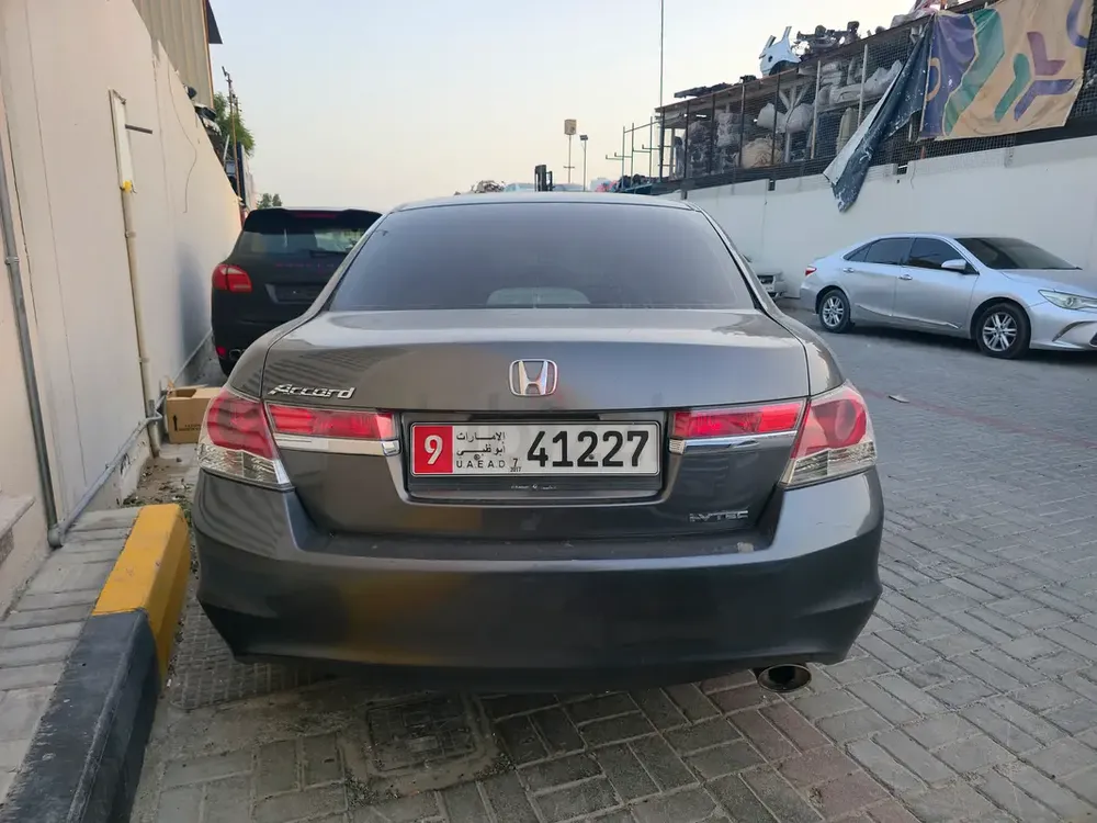 Honda Accord i-VTEC 2011 Japanese Specs - Excellent Condition - Image 7