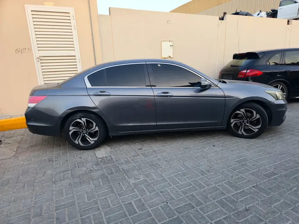 Honda Accord i-VTEC 2011 Japanese Specs - Excellent Condition - Image 8