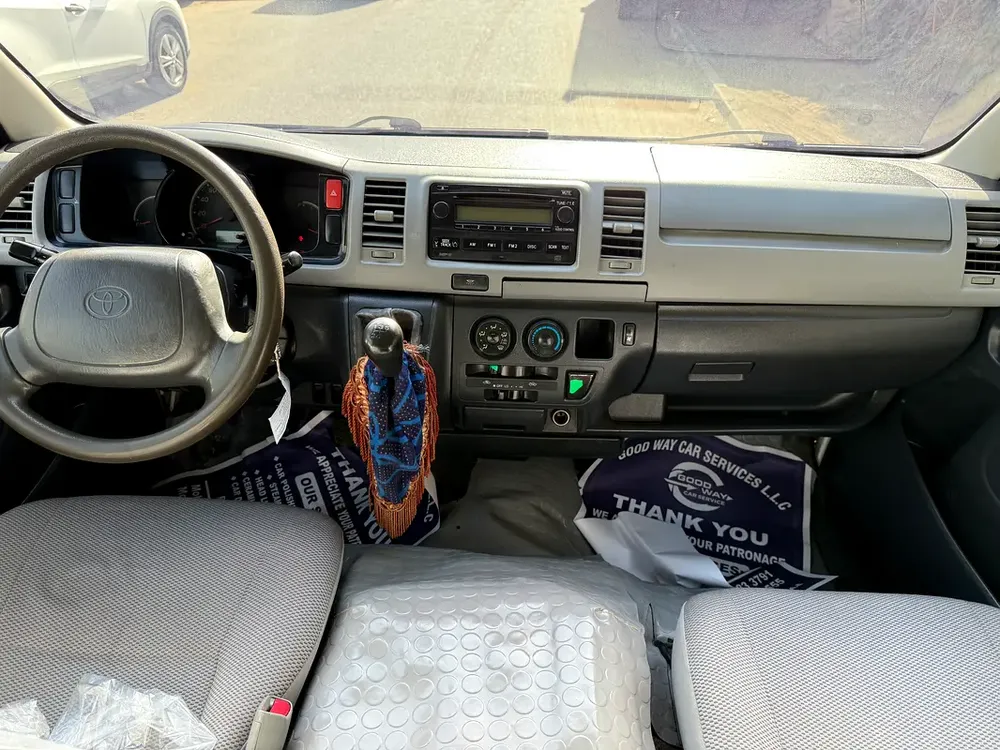 Toyota Hiace GL 2010 GCC Specs - Image 4