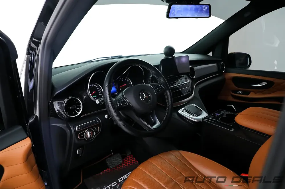 2023 Mercedes Benz Viano V 250 V line Design | GCC | Low Mileage | VIP Exclusive Interior | 2.0L i4 - Image 12