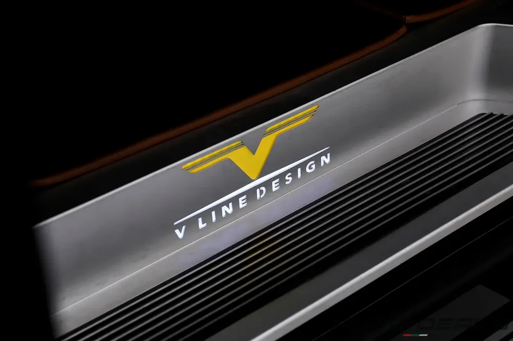 2023 Mercedes Benz Viano V 250 V line Design | GCC | Low Mileage | VIP Exclusive Interior | 2.0L i4 - Image 19