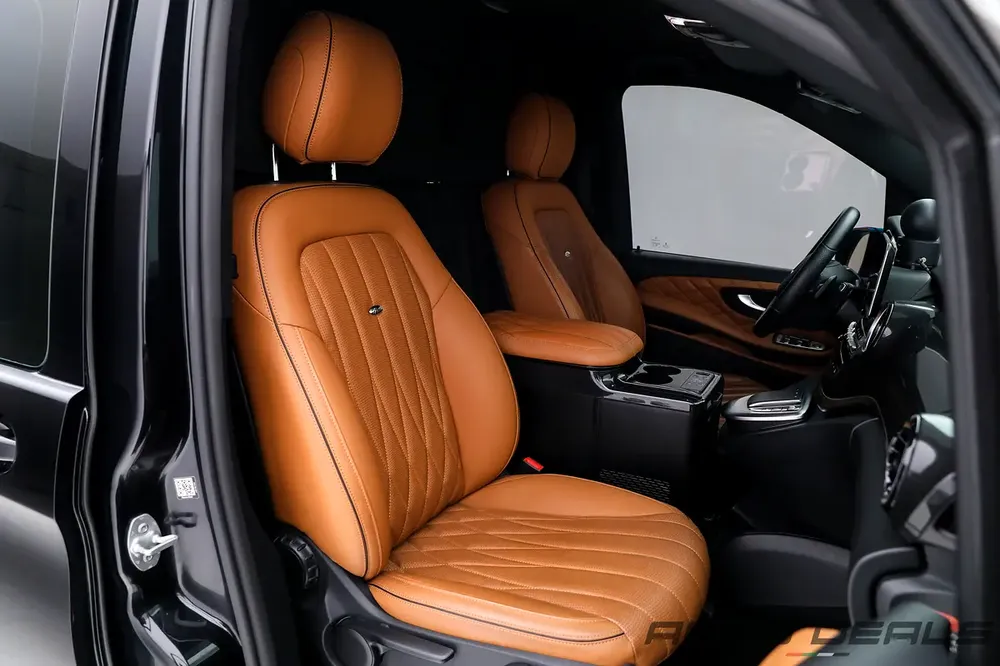 2023 Mercedes Benz Viano V 250 V line Design | GCC | Low Mileage | VIP Exclusive Interior | 2.0L i4 - Image 20