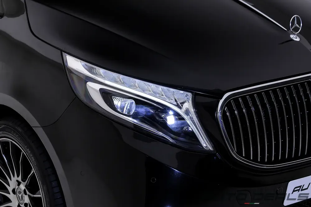 2023 Mercedes Benz Viano V 250 V line Design | GCC | Low Mileage | VIP Exclusive Interior | 2.0L i4 - Image 9