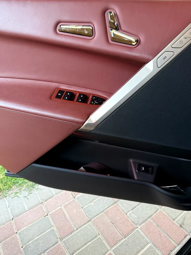 2023 BMW iX GCC Specs - Pristine Condition - Image 7