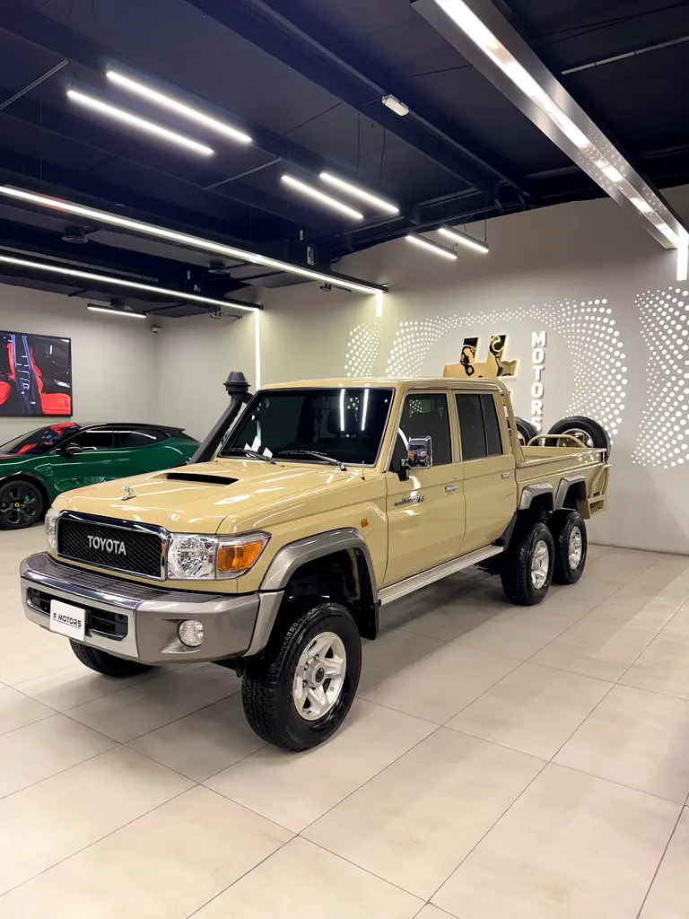 ‏ Toyota Land Cruiser 6x6 - Image 20