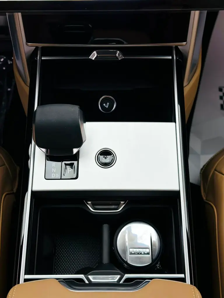 RANGE ROVER VOGUE / 2025 / GCC/ BRAND NEW - Image 10