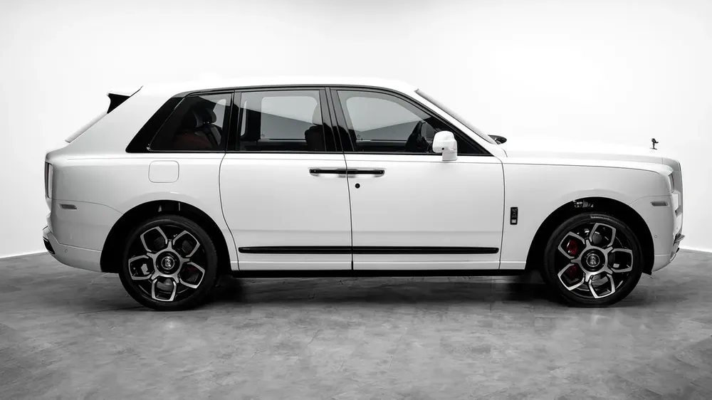 Rolls-Royce Cullinan Black Badge - 2020 - GCC Specs - Image 17