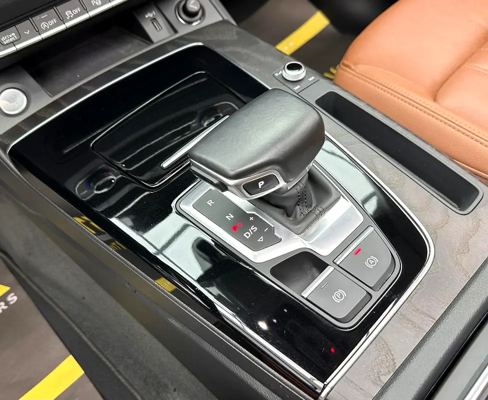 2022 Audi Q5 S-Line 45TFSI Quattro, 1 Year Warranty, Oct/2026 Audi Service Contract, GCC - Image 10