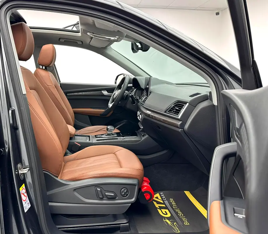 2022 Audi Q5 S-Line 45TFSI Quattro, 1 Year Warranty, Oct/2026 Audi Service Contract, GCC - Image 12