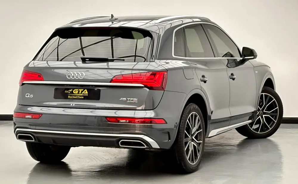 2022 Audi Q5 S-Line 45TFSI Quattro, 1 Year Warranty, Oct/2026 Audi Service Contract, GCC - Image 6