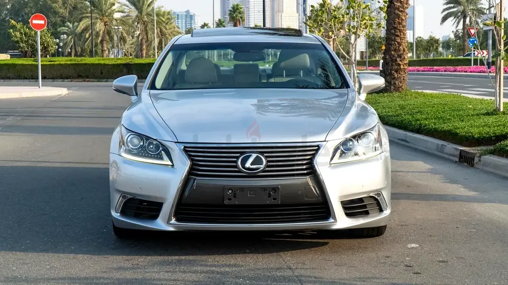 لكزس LS460 جداً نظيفة - Image 4