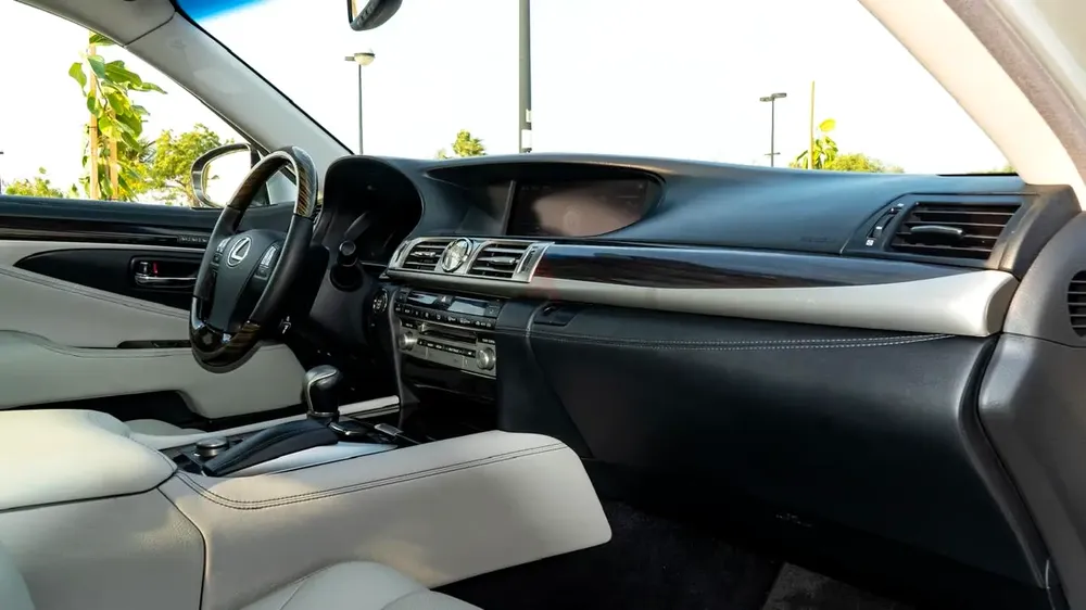 لكزس LS460 جداً نظيفة - Image 9